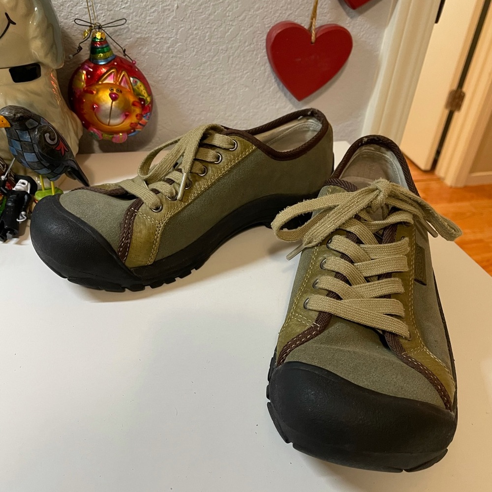 Keen Presidio Olive Green Suede Walking Shoes